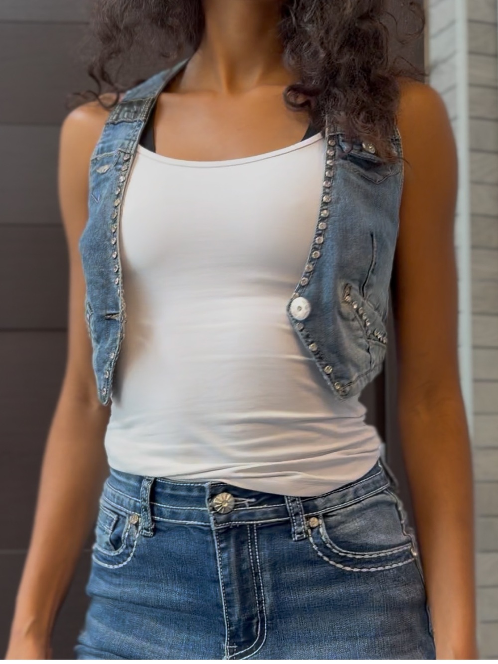 Splendid Blue Denim Jacket with Gold Accent Buttons